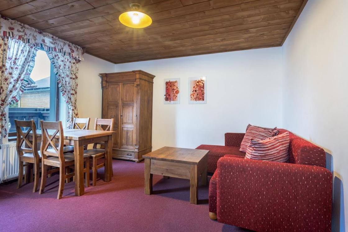 Apartmanovy Dom Vila Maros Pavčina Lehota Exterior foto