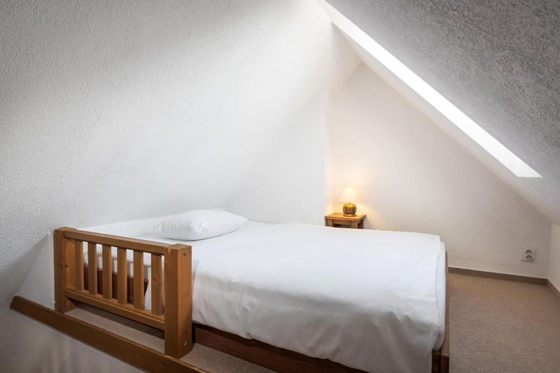Apartmanovy Dom Vila Maros Pavčina Lehota Exterior foto