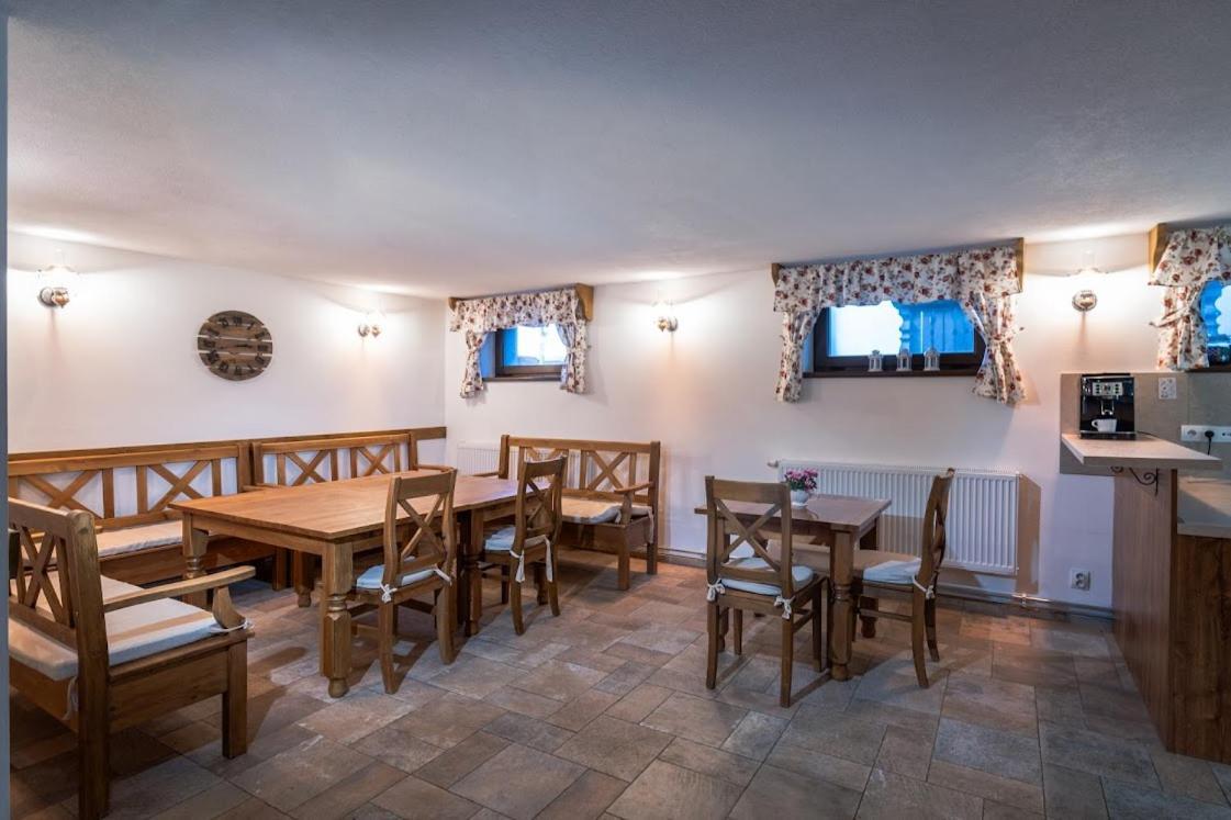 Apartmanovy Dom Vila Maros Pavčina Lehota Exterior foto